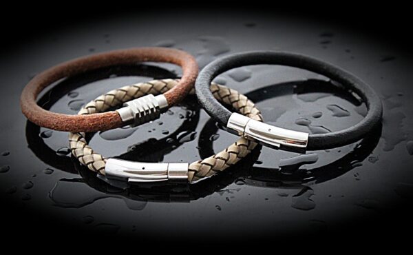 Simple leather bracelet