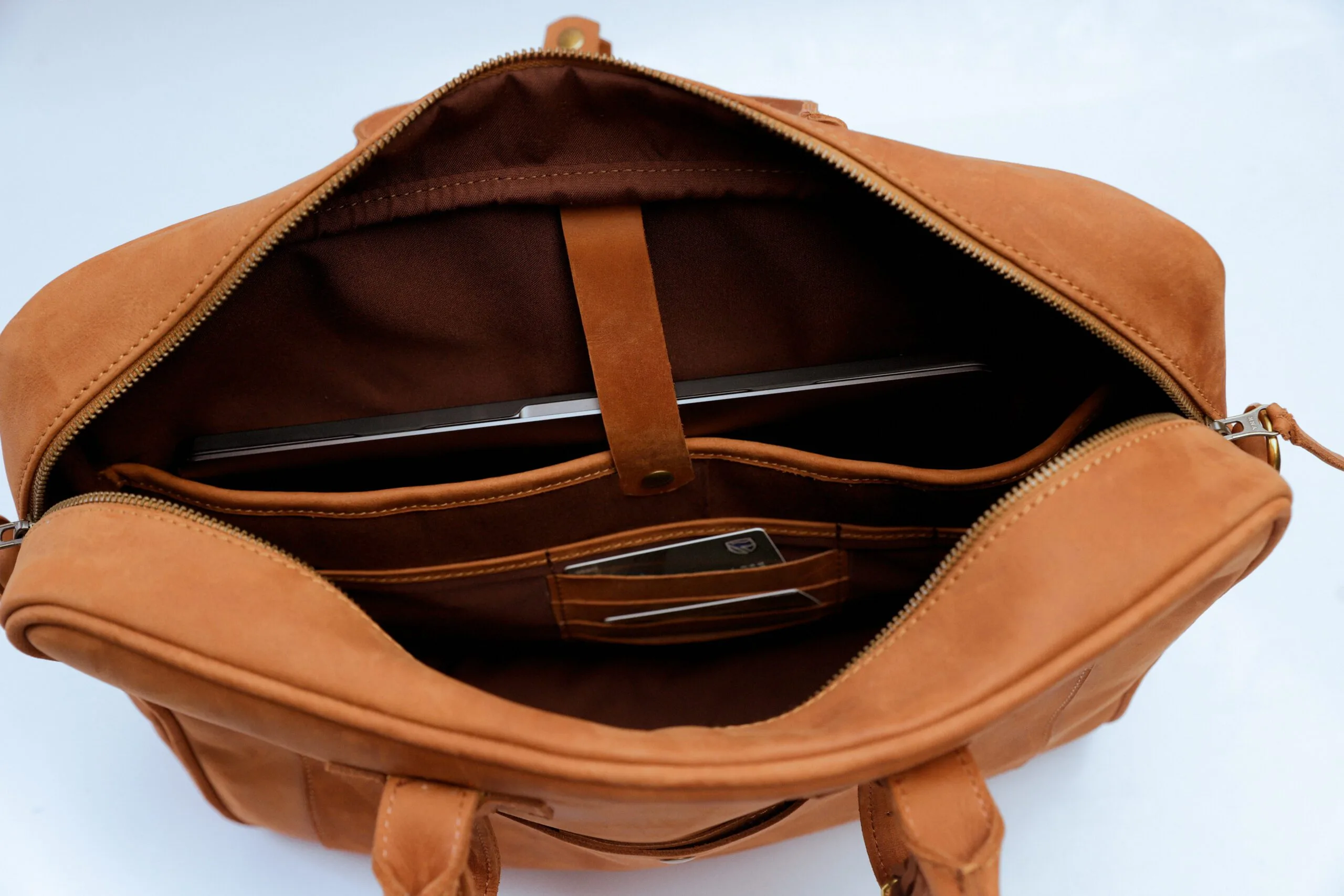 Briefcase 21 - Image 2