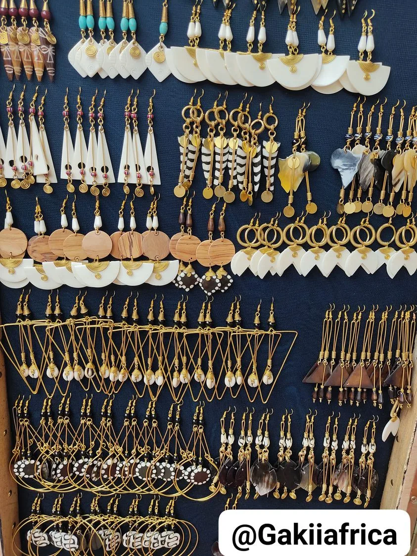 World of Exquisite Necklaces. - Image 2